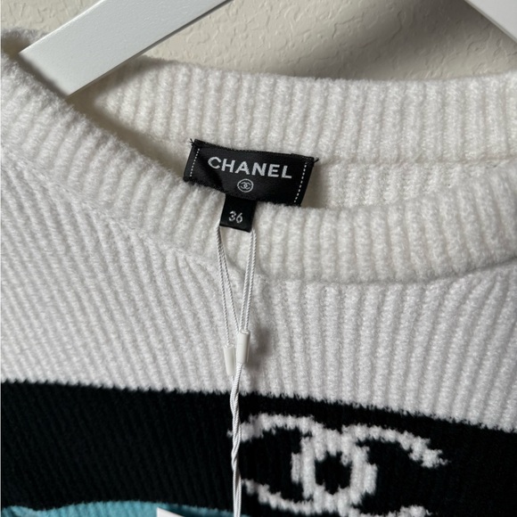 NWT AUTH CHANEL 22B CC Logo Pullover Sweater size 36 - Picture 3 of 9